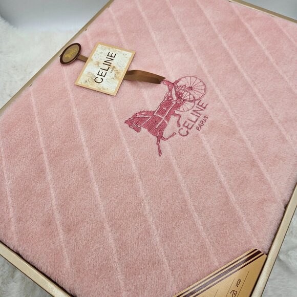 Celine Pink Blanket - Picture 14 of 17